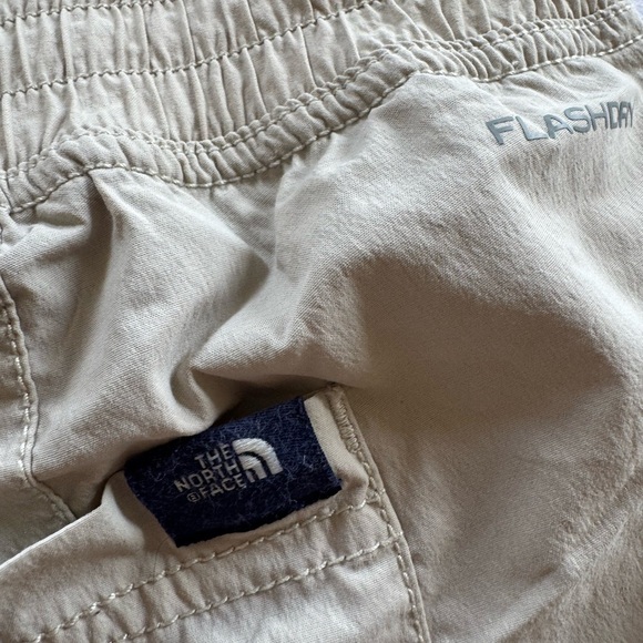 The North Face Womens Shorts 6 Beige Outdoor Hiking Lightweight Casual - Picture 3 of 7